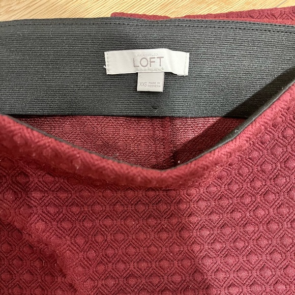 Loft soft stretch high waisted burgundy skirt size XXS - Picture 5 of 5